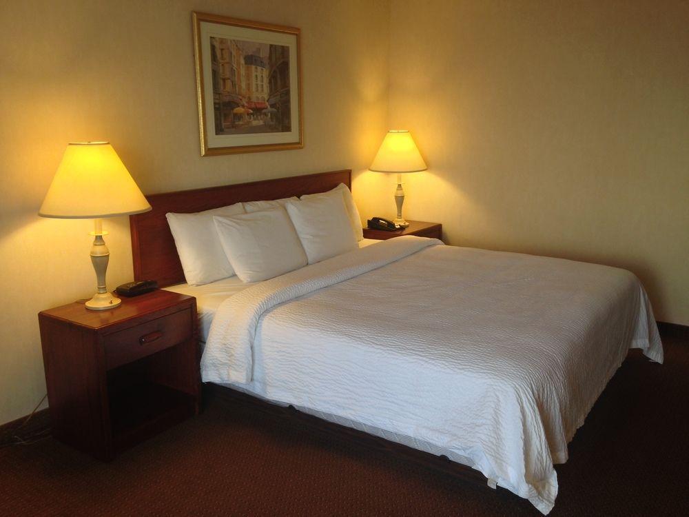 Days Inn By Wyndham London Ngoại thất bức ảnh