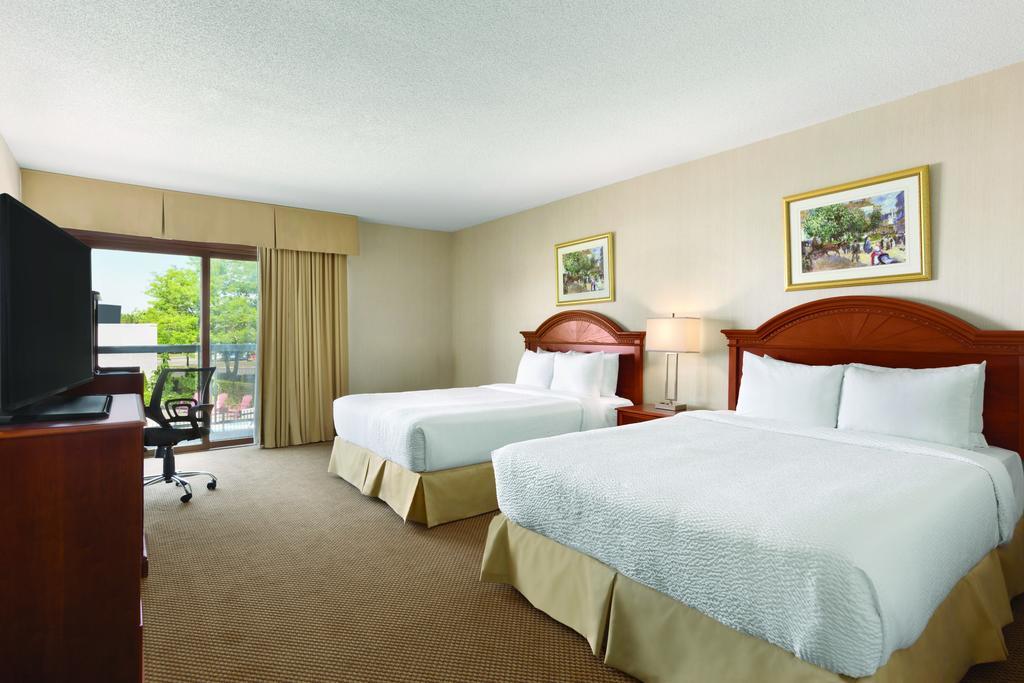 Days Inn By Wyndham London Ngoại thất bức ảnh